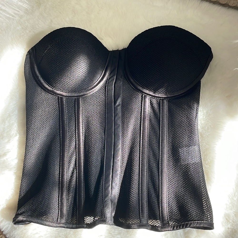 Adjustable corset top.